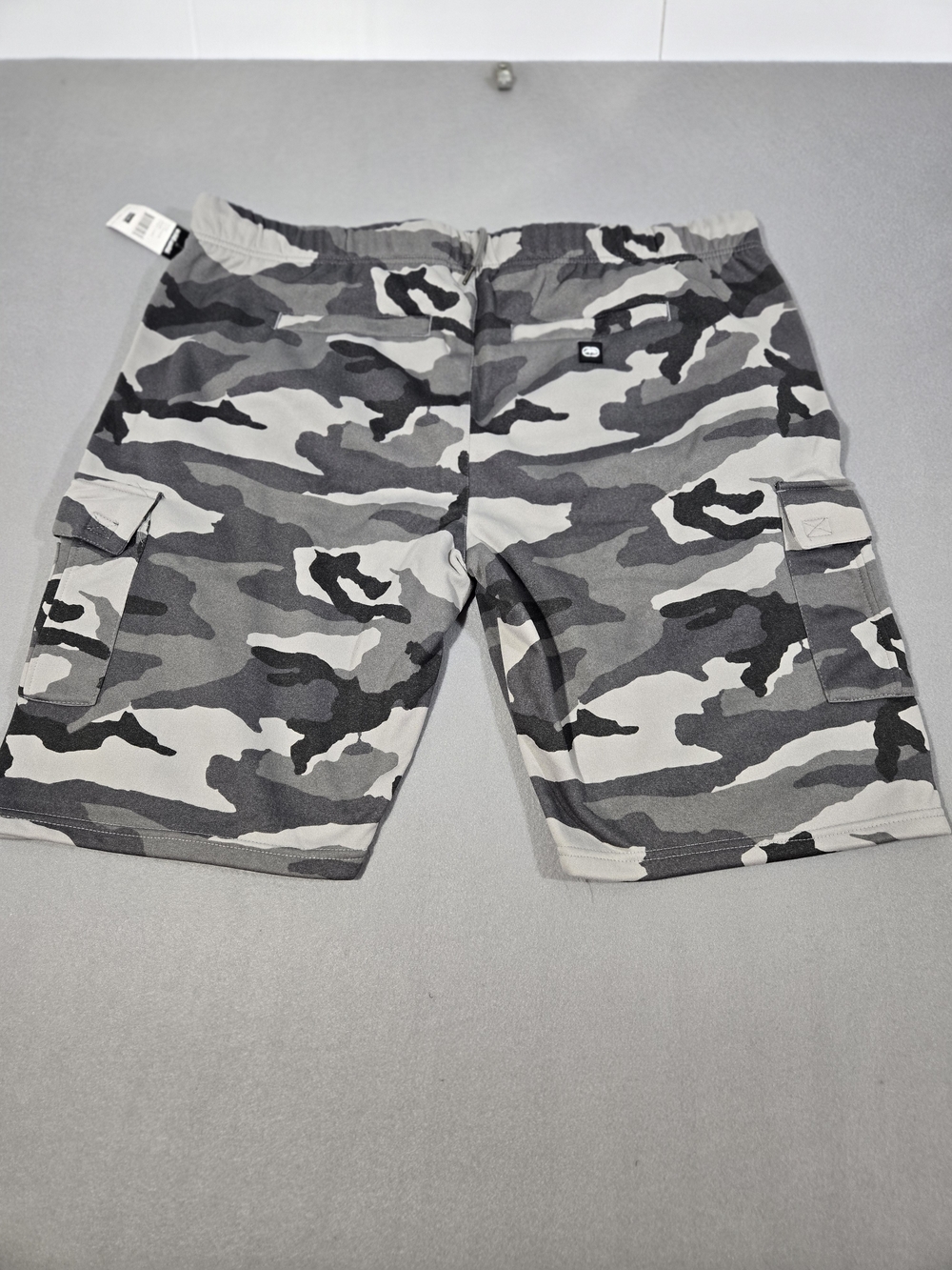 Ecko Unltd Men’s Gray Camo Cargo Shorts 4x - Picture 2 of 8